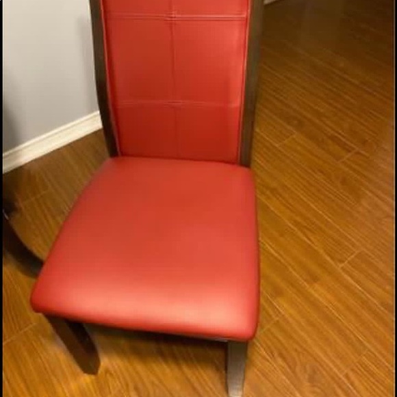 A dining table set - Picture 3 of 4